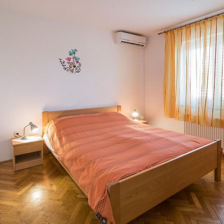 Apartments Villa Ana Đảo Krk Phòng bức ảnh