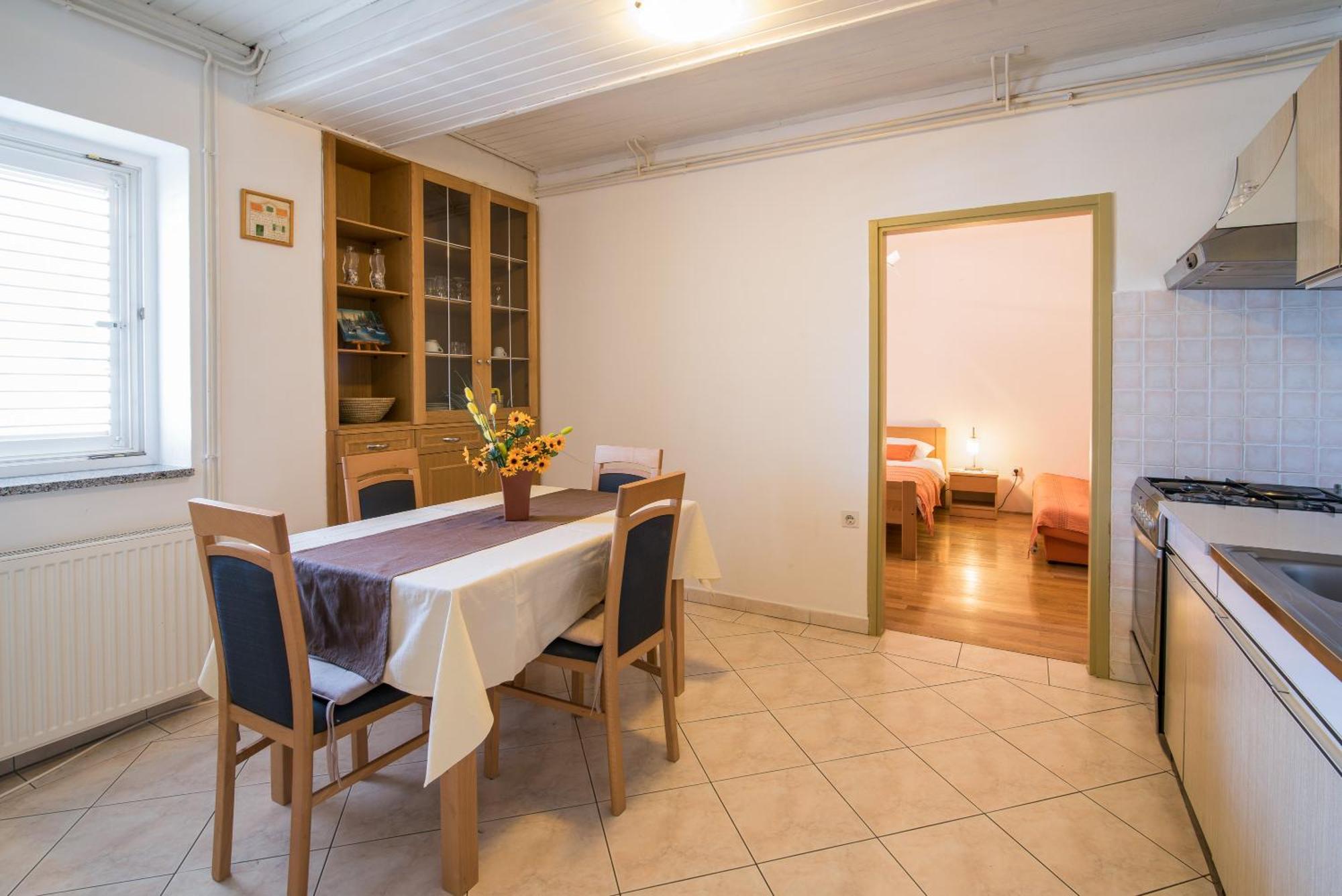 Apartments Villa Ana Đảo Krk Ngoại thất bức ảnh