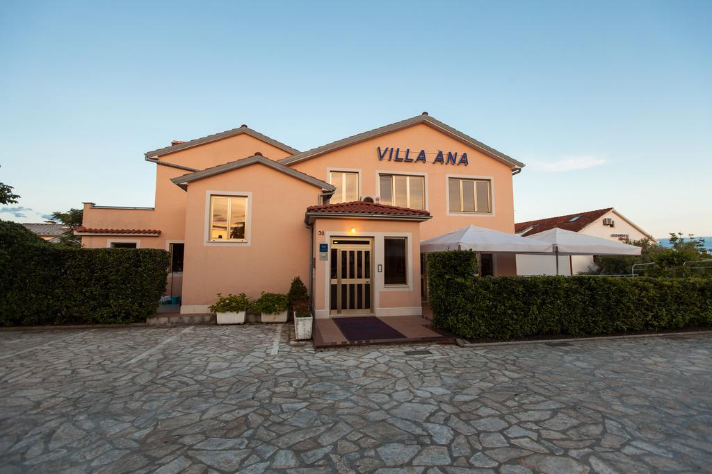 Apartments Villa Ana Đảo Krk Ngoại thất bức ảnh