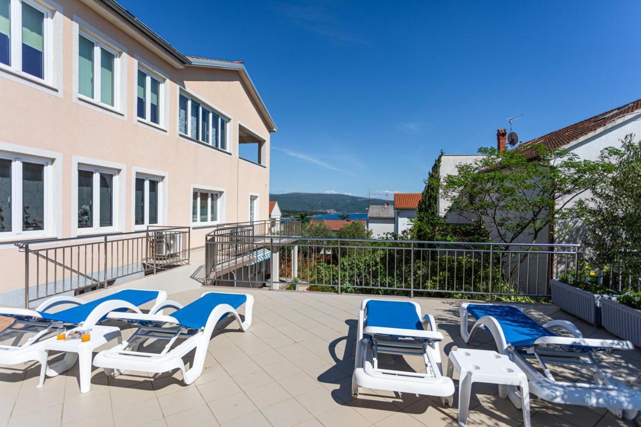 Apartments Villa Ana Đảo Krk Ngoại thất bức ảnh