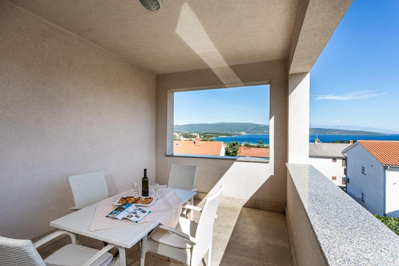 Apartments Villa Ana Đảo Krk Ngoại thất bức ảnh